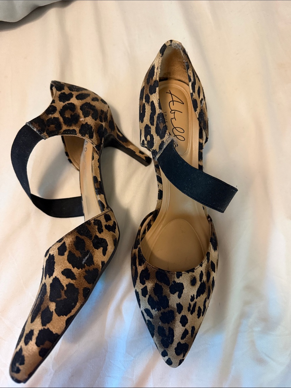 Leopard Print Pointed Toe Heels in Brown
